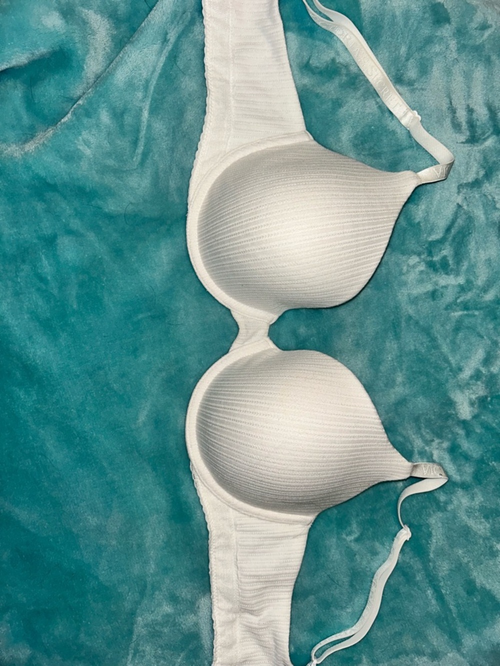 Victoria's Secret White Lightly Lined T-Shirt Bra